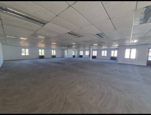 1,315M² OFFICE TO LET IN SANDTON CENTRAL